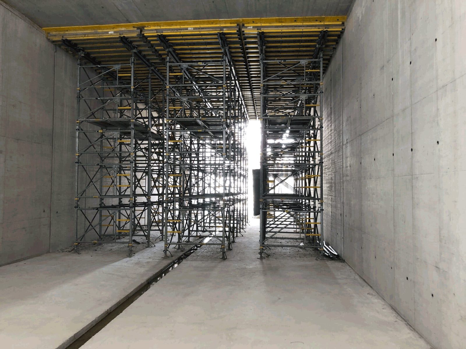Traggerüst im Tunnelquerschnitt der Kriegsstraße